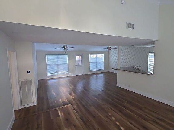5th image of 2102 Gray Falls Dr