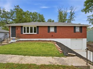 4005 NW 52nd St, Riverside, MO 64150