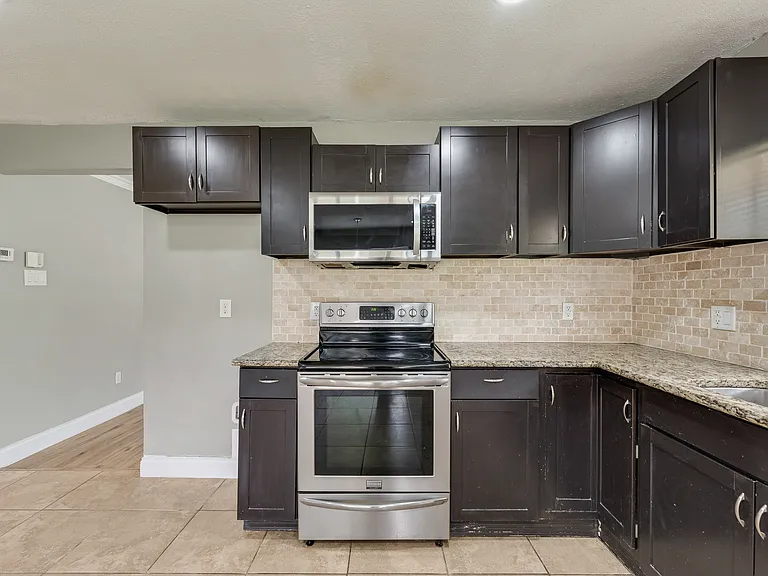 1732 Delaford Ct — Photo 14