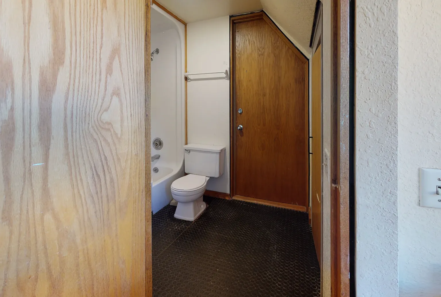 10 Langdon Street - G — Photo 4