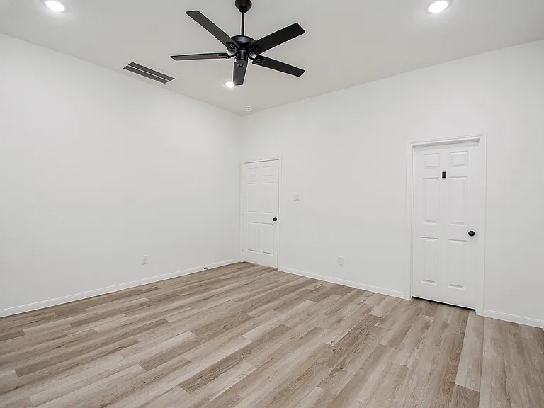 2139 Counter Point Dr — Photo 27