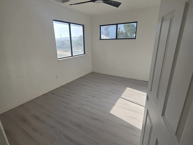 9848 Karen Ave — Photo 5