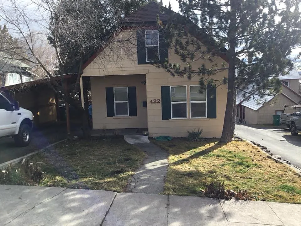 422 Washington St photo 1