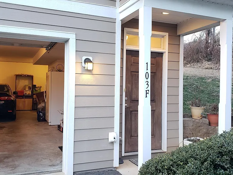 103 Longwood Dr #F — Photo 20