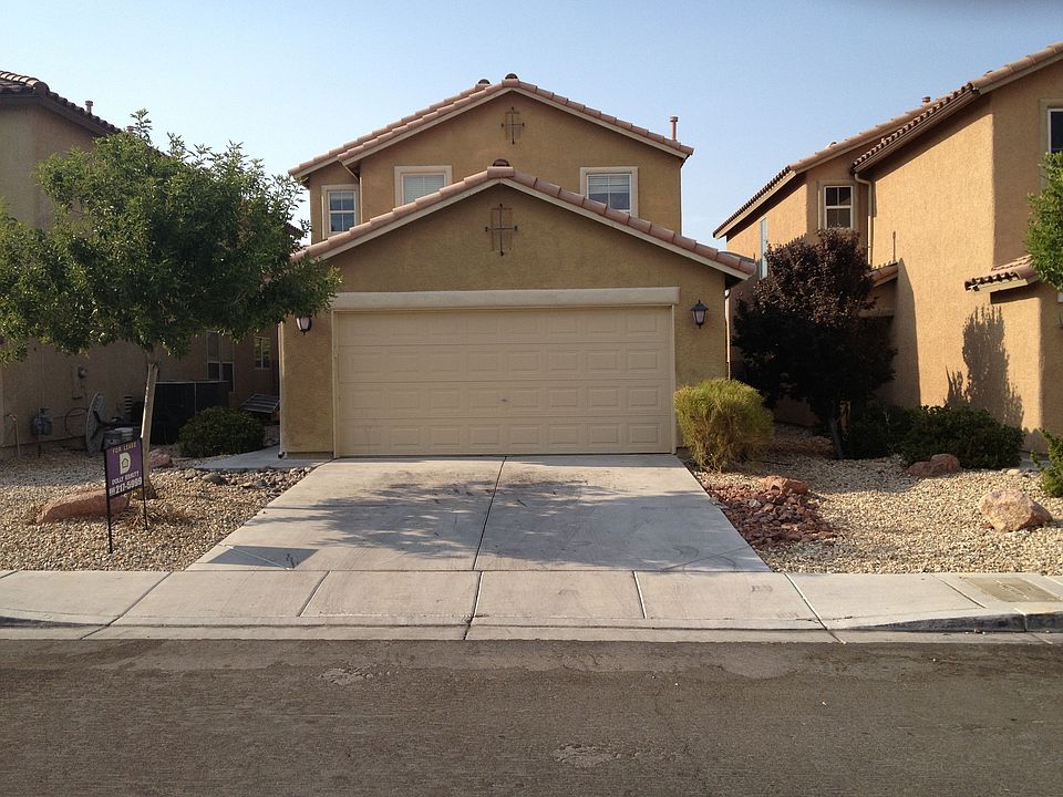 1st image of 242 Lantana Breeze Dr