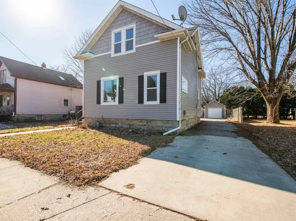 561 Bowen St, Oshkosh, WI 54901