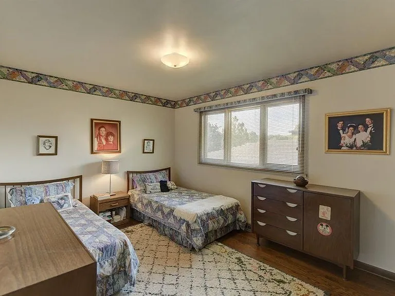 3051 Lakeside Dr — Photo 11