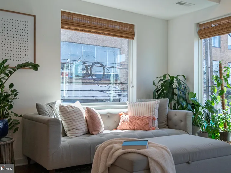 159 E Allen St #1 — Photo 8