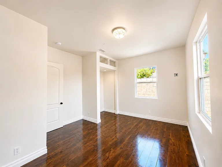 19462 Harding Ln — Photo 11