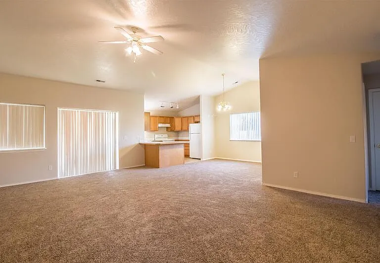 7765 N Abercrombie Ct — Photo 3