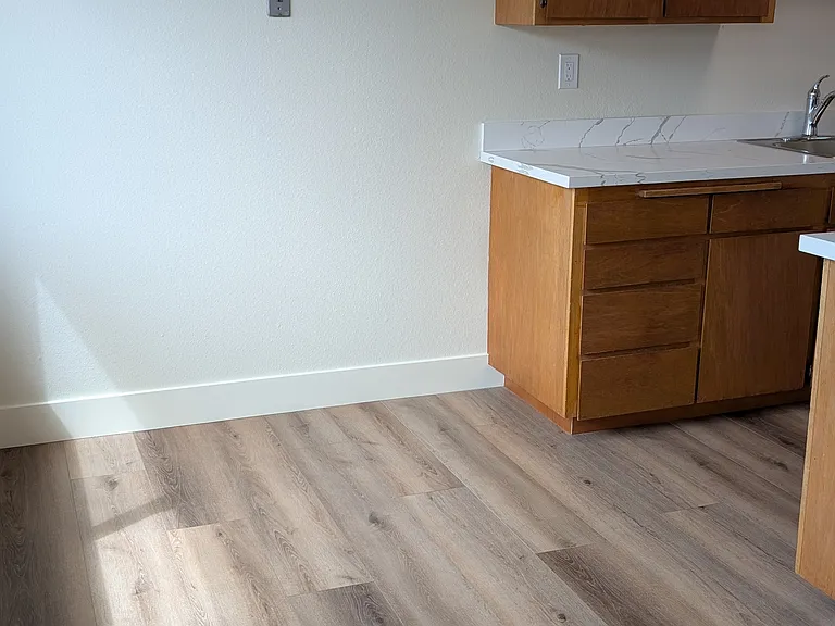 1037 Grand Ave #2 — Photo 8