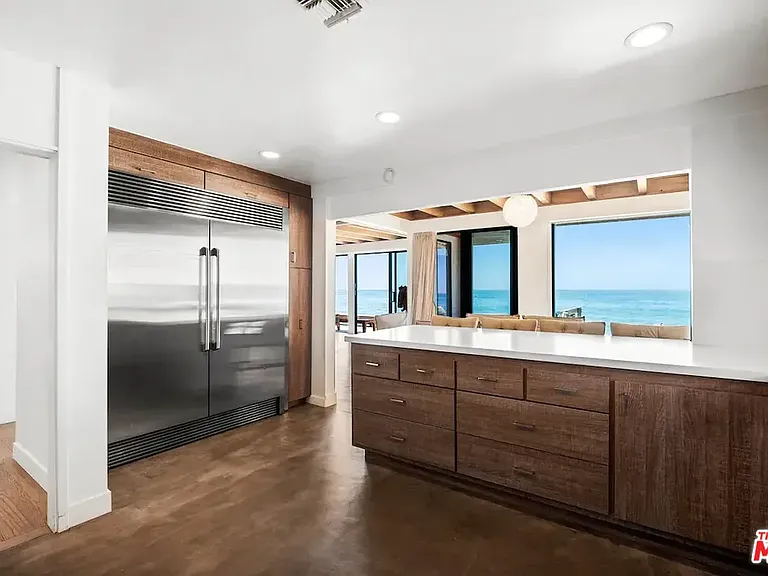 24608 Malibu Rd — Photo 11