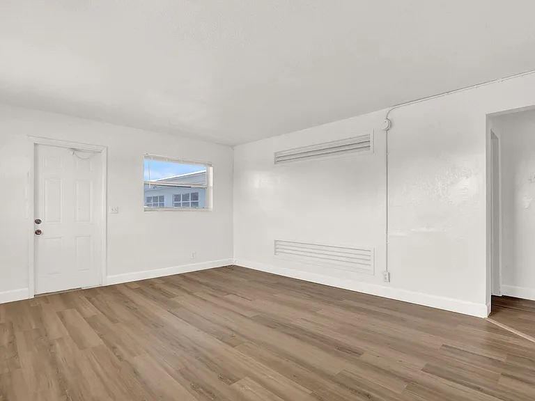 2701 Avenue E #15 — Photo 13