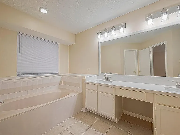 22319 Rangeview Dr — Photo 18