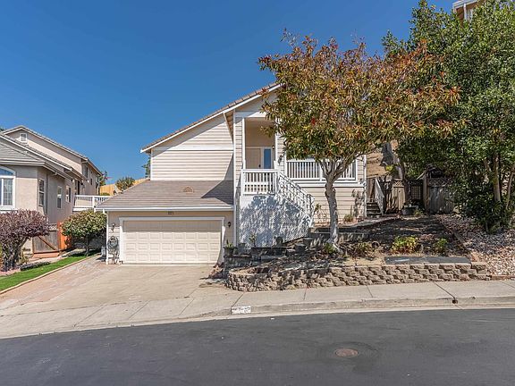 5th image of 866 Bridgeway Cir