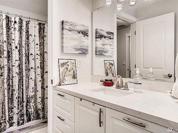 5th image of 725 9th Ave S APT 203