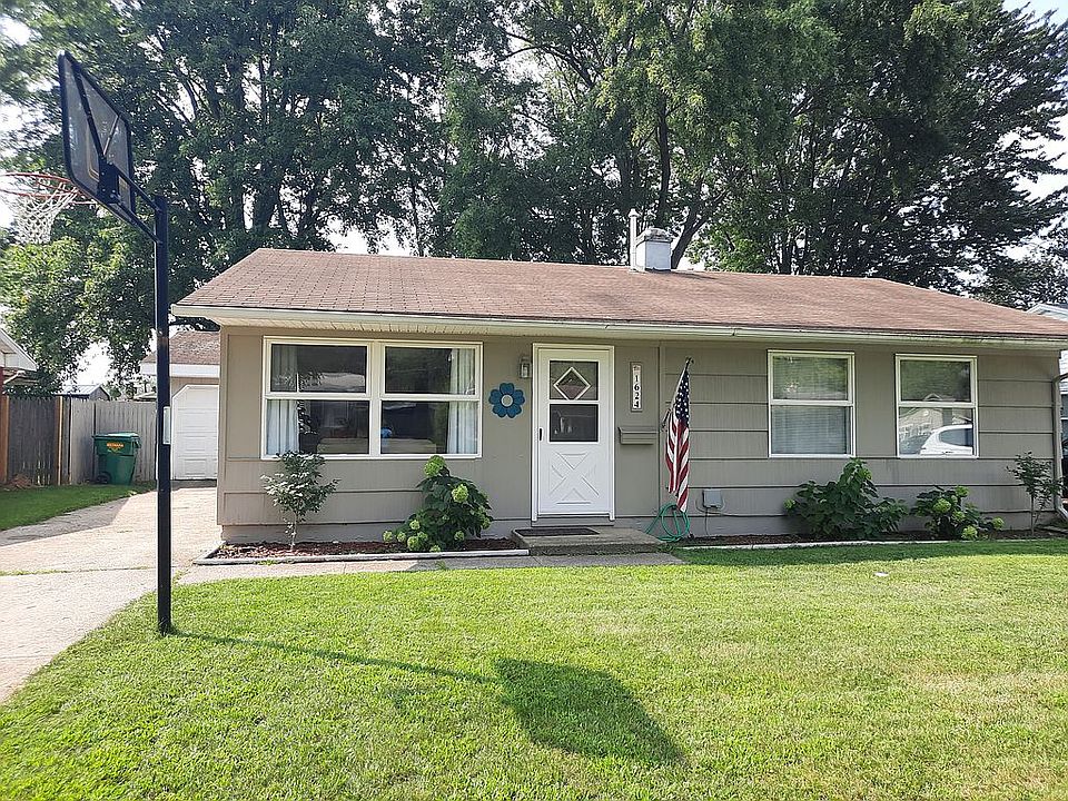 1st image of 1624 Sheffield Ave