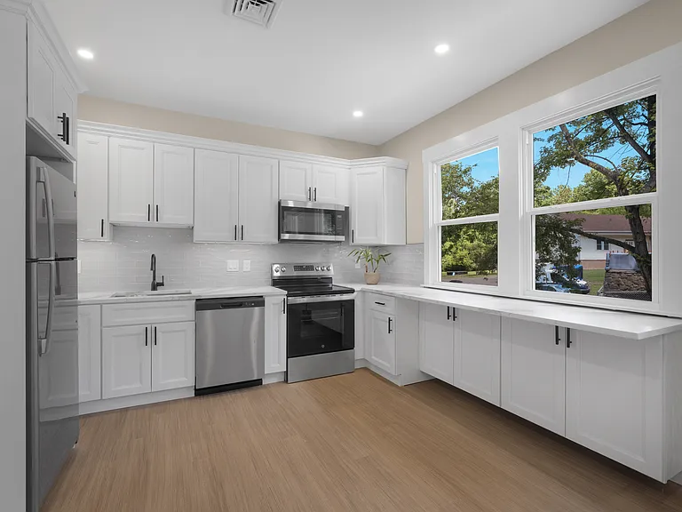 75 Dreamland Park Dr #2 — Photo 3