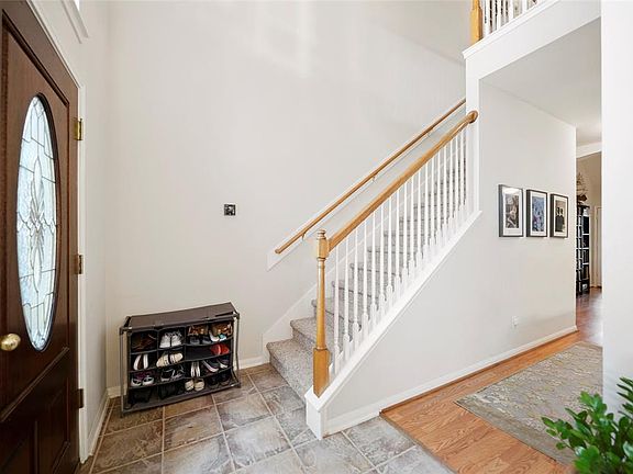 2nd image of 5022 Lakeside Ct