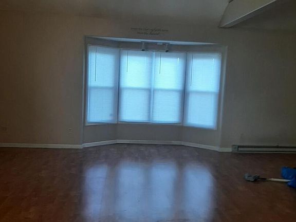 2nd image of 110 E Gelston St