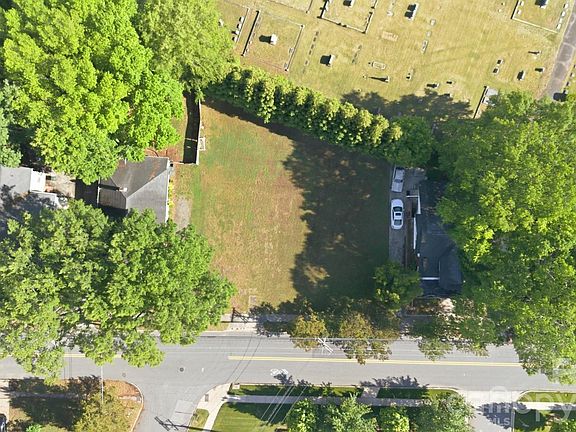 2nd image of 424 W 2nd Ave