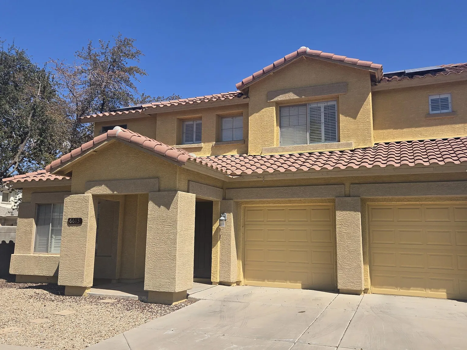 3 bed, 2.5 bath, 2139 sqft, $2,350 — Photo 2