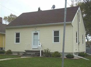 516 Grove St, Beaver Dam, WI 53916