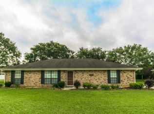 1614 Cottonwood Dr, New Iberia, LA 70560
