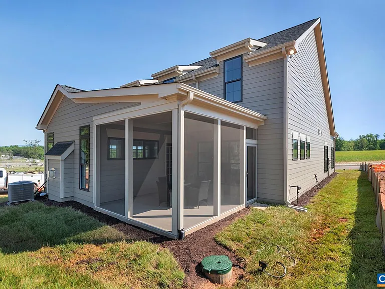 2132 Northside Dr — Photo 21