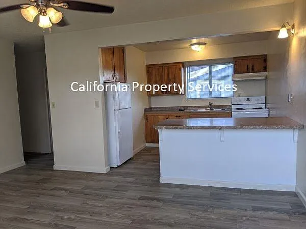 826 Front St #4 — Photo 3