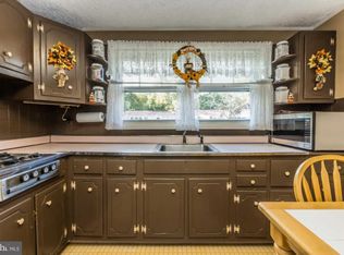 2109 Valley View Dr, Folcroft, PA 19032