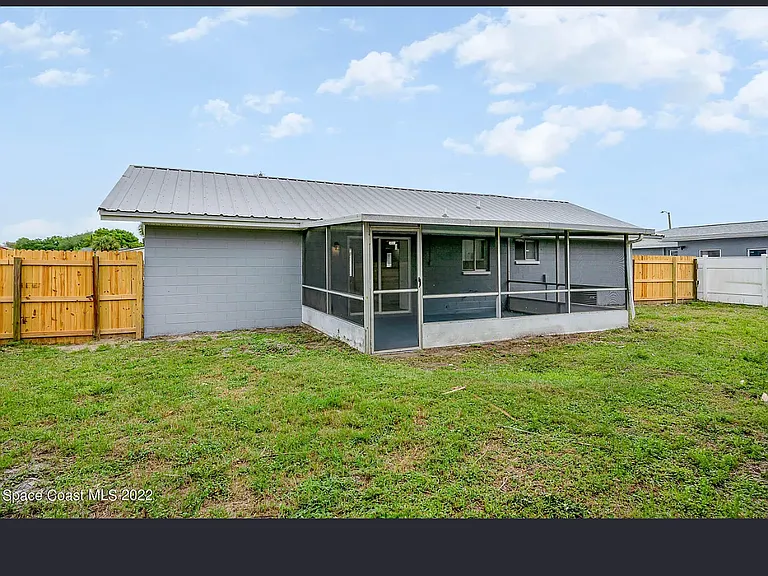 1315 Paul St — Photo 11