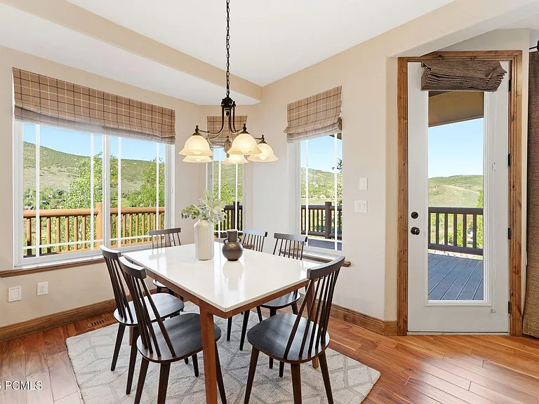 3286 Lower Saddleback Rd — Photo 8