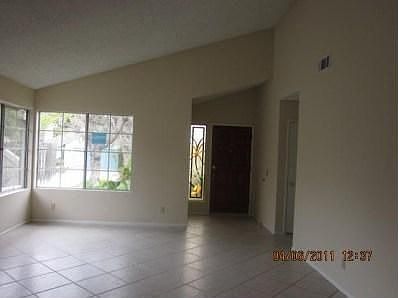 3rd image of 521 Barnett Dr