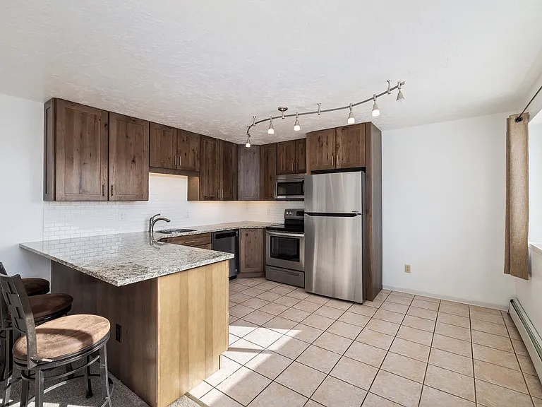 9800 Ryan Gulch Rd #201 — Photo 5