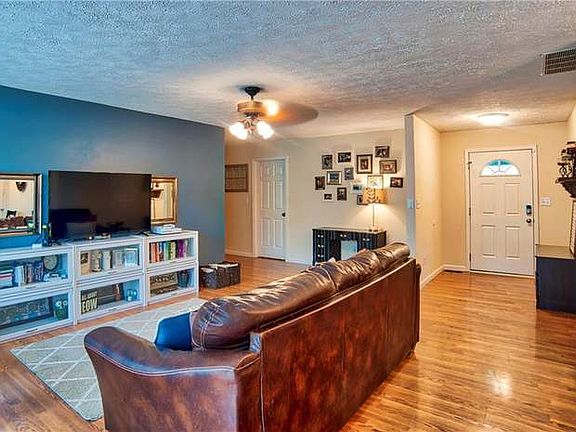 4th image of 4719 Tempe Ct