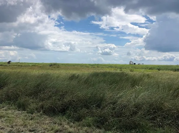 166 Coral Ln, Palacios, TX 77465