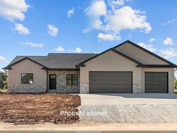 W5765 Roundstone Pl, Menasha, WI 54952
