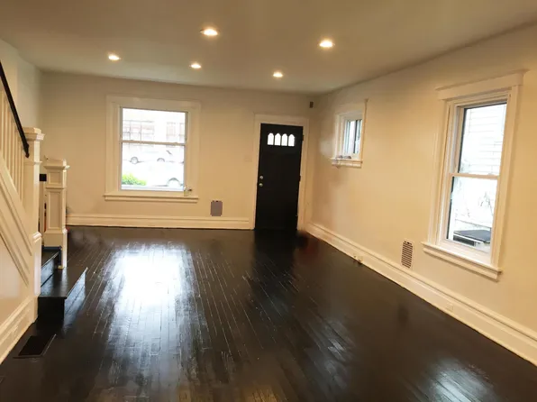 1021 Broadway Ave, Fountain Hill, PA 18015