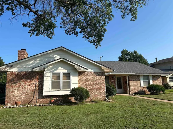 3301 Cogdal Dr, Enid, OK 73703