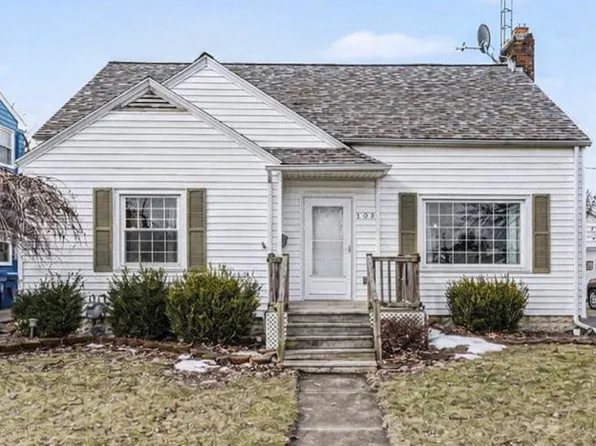 108 S Granville Blvd, Fremont, OH 43420