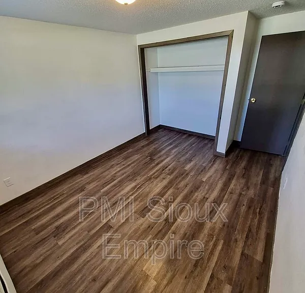 404 E 4th St #2 — Photo 3
