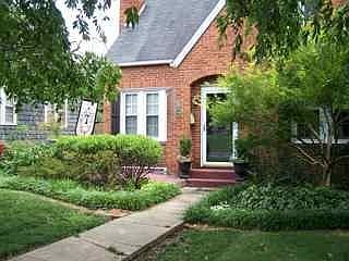 1st image of 117 W 11th Ave
