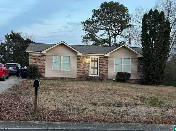 841 Willow Bend Ln, Bessemer, AL 35023