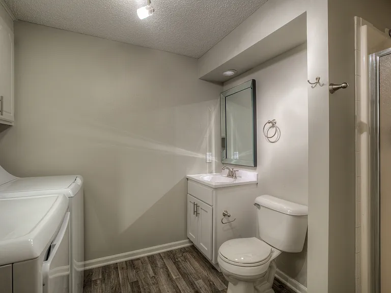 3307 S 133rd St — Photo 2