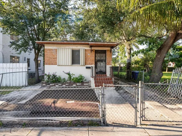 75 NE 70th St, Miami, FL 33138