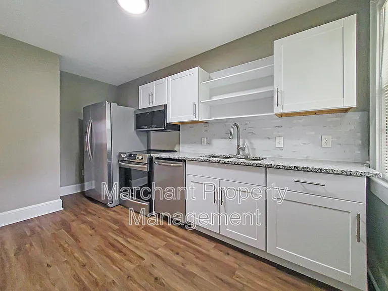 11B Harrington Ave — Photo 12