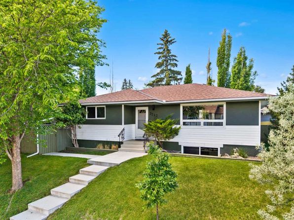 3243 Dover Cres SE, Calgary, AB T2B 2E6
