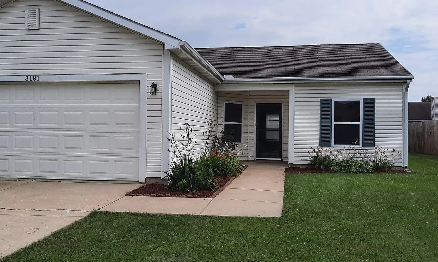 3 bed, 1125 sqft, $1,775 — Photo 1