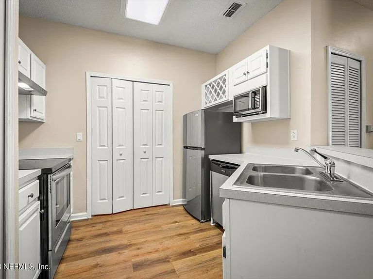10000 Gate Pkwy N #2116 — Photo 12
